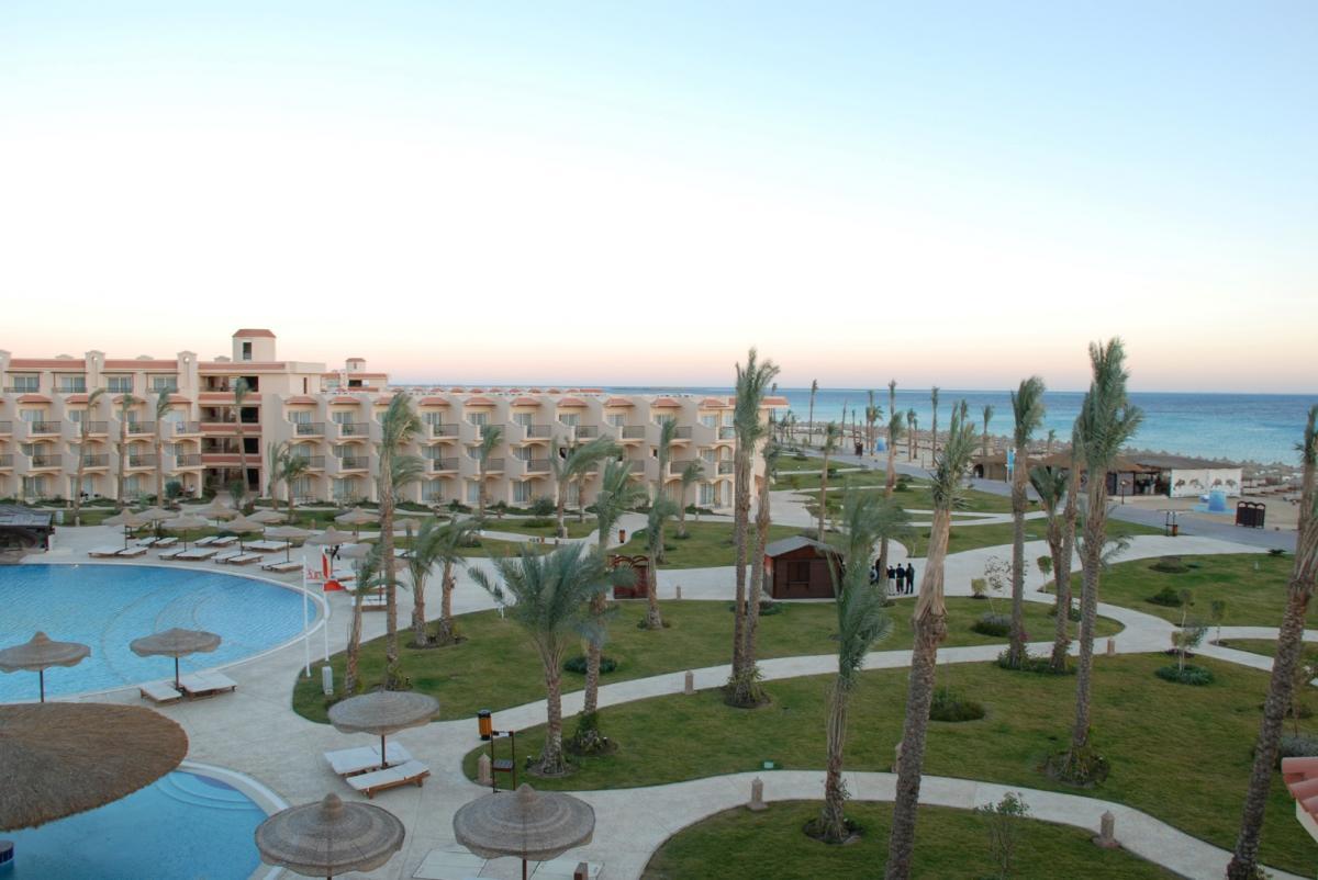 Pyramisa hurghada. Египет Пирамиса Бич Резорт Хургада. Sahl hashish Pyramisa Beach Resort Sahl Hasheesh 5. Саль Хашиш Pyramisa. Дессоле Пирамиса Хургада Резорт 5.